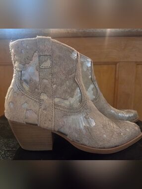 Dolce Vita Silma Calf Boots Silver & Grey